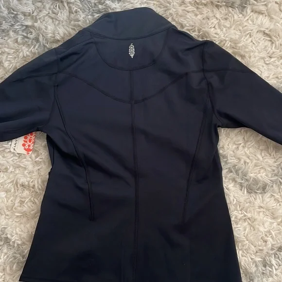 Free People Movement Run The Course Half Zip in Black NWT - Picture 11 of 16